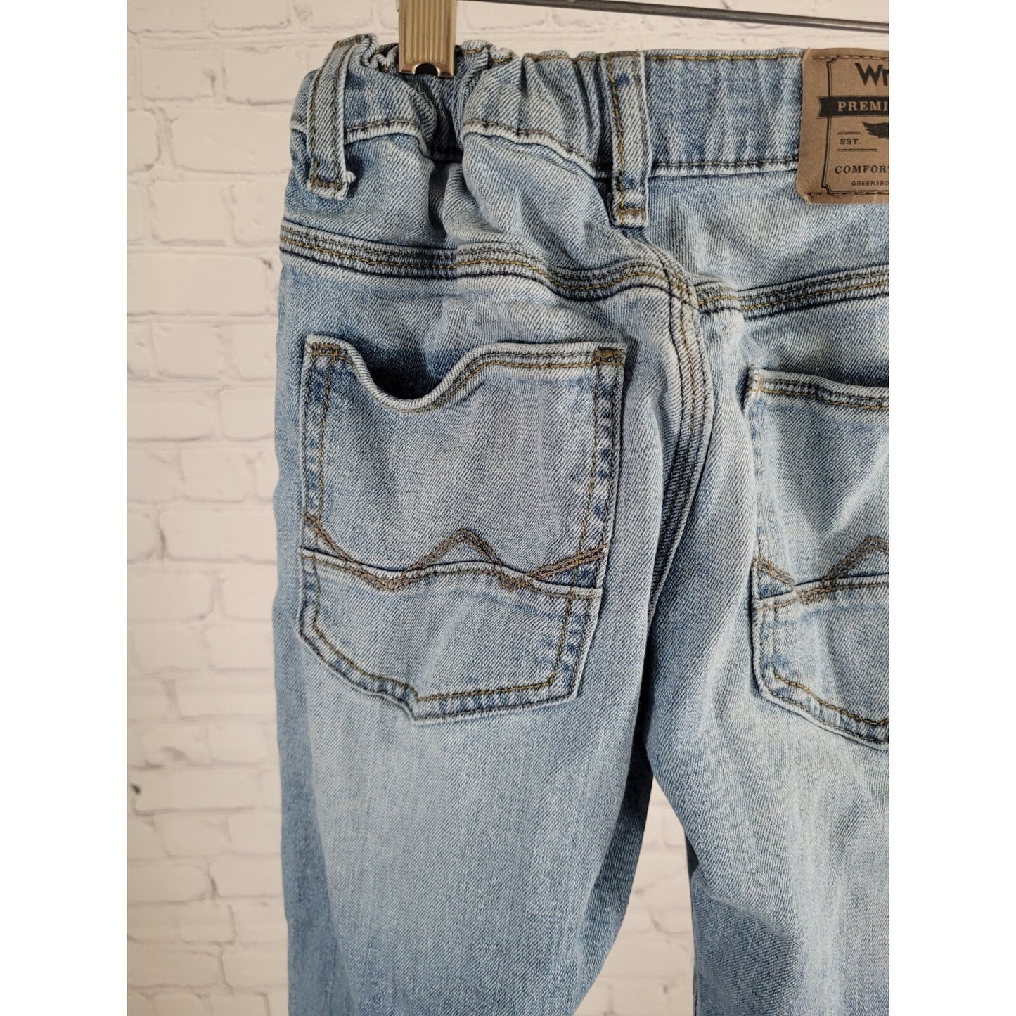 Wrangler Kids Medium Wash Elastic Waist Relaxed Taper Jeans 5TEBWRF Youth 8R