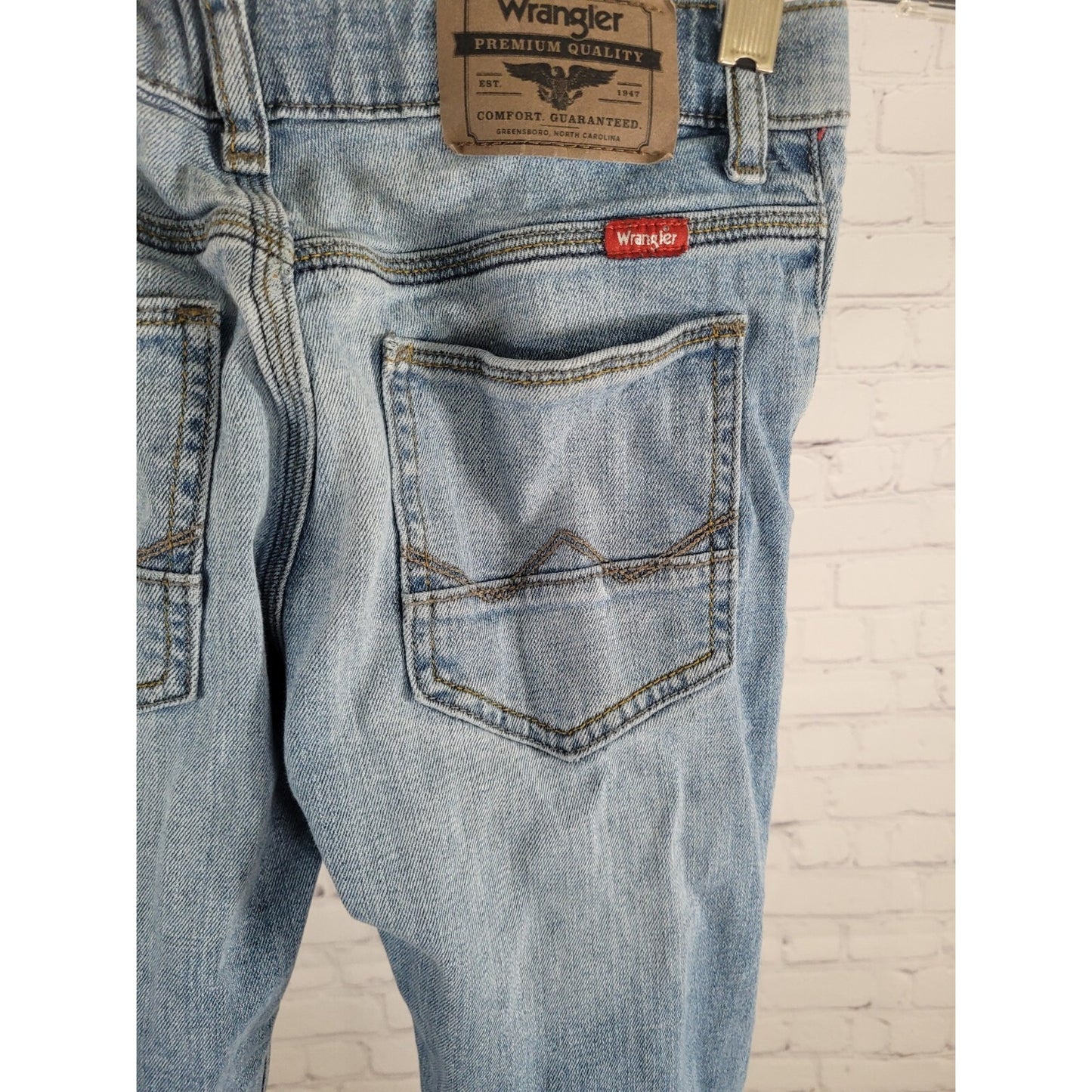 Wrangler Kids Medium Wash Elastic Waist Relaxed Taper Jeans 5TEBWRF Youth 8R
