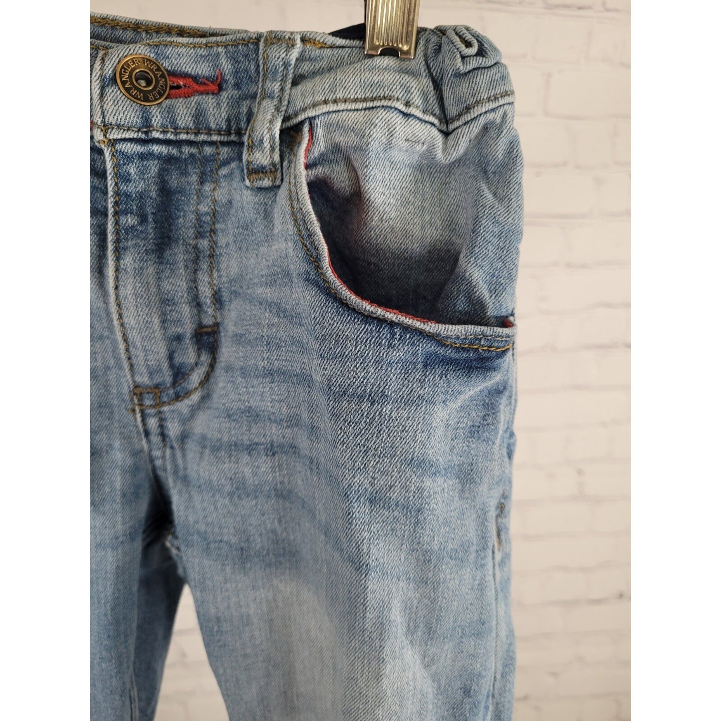 Wrangler Kids Medium Wash Elastic Waist Relaxed Taper Jeans 5TEBWRF Youth 8R