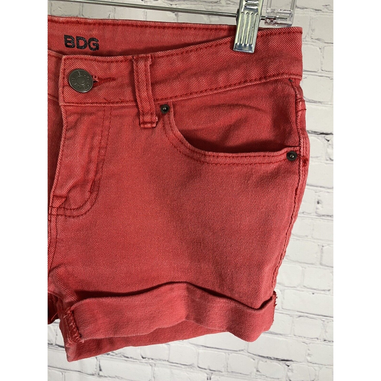 BDG Denim Hot Pink Alexa 5 Pocket Design Jean Shorts Womens (28 x 2.5)