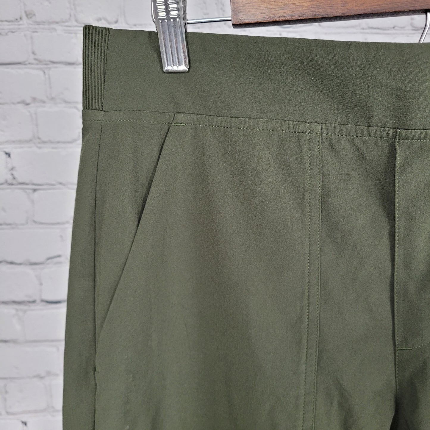 Athleta Green Lightweight Stretch Activewear Pull On High Rise Pants 8 (31x28)