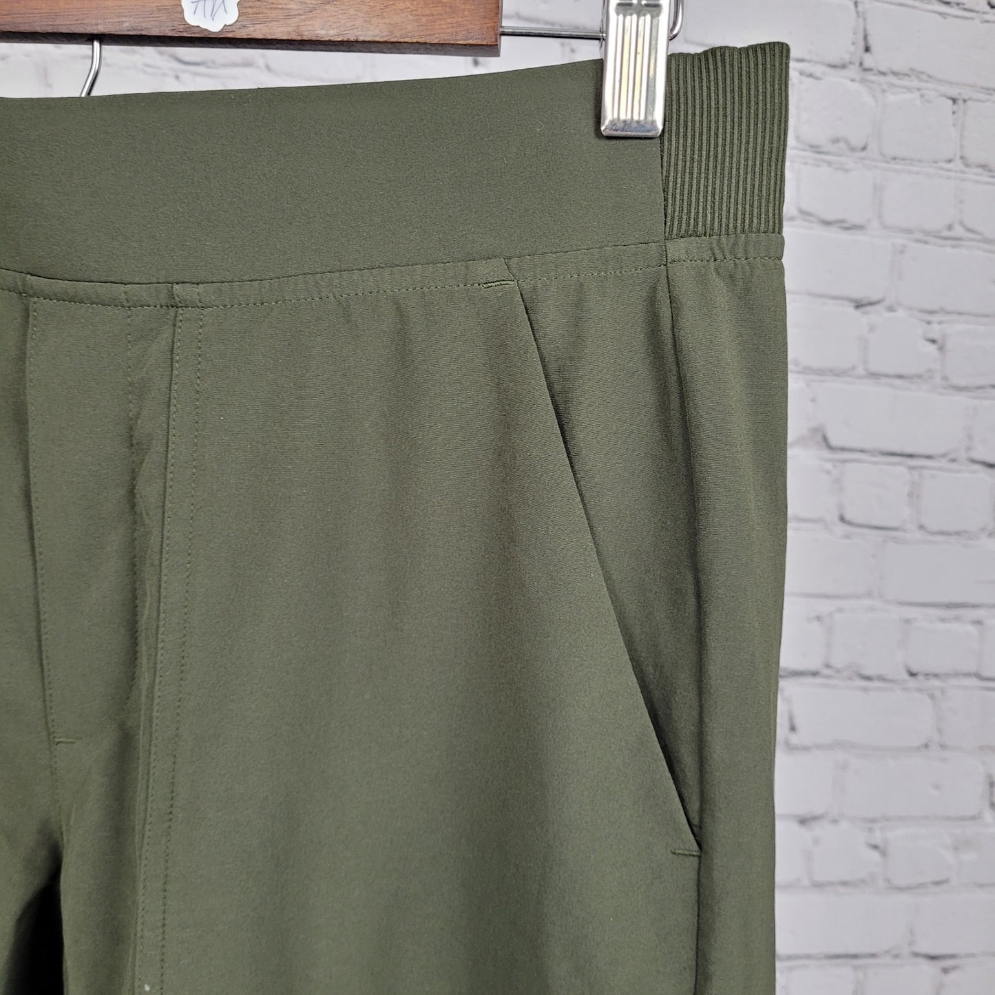 Athleta Green Lightweight Stretch Activewear Pull On High Rise Pants 8 (31x28)