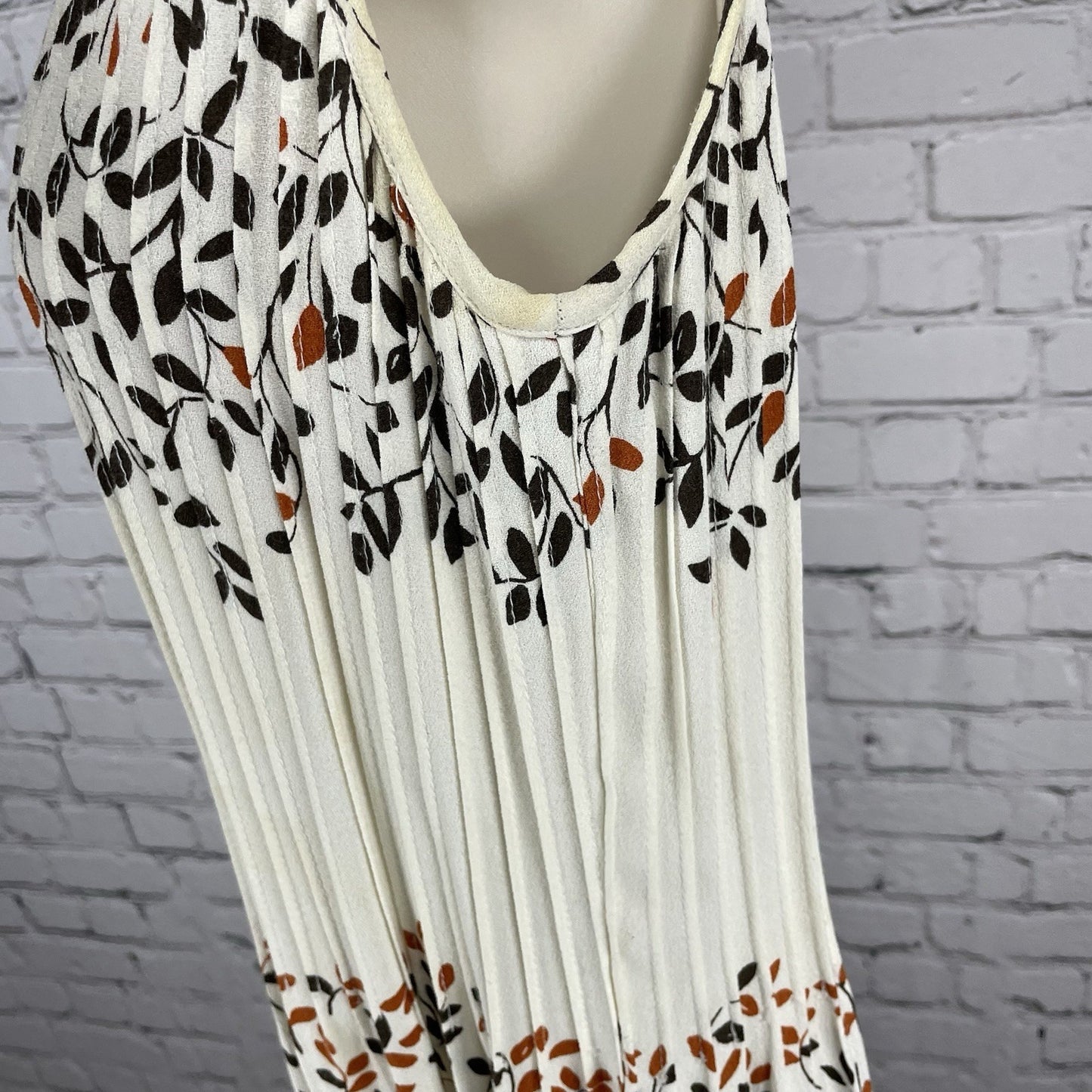Elevenses Anthropologie Ivory Leaf Printed Pleated Sleeveless Jumper Size XS