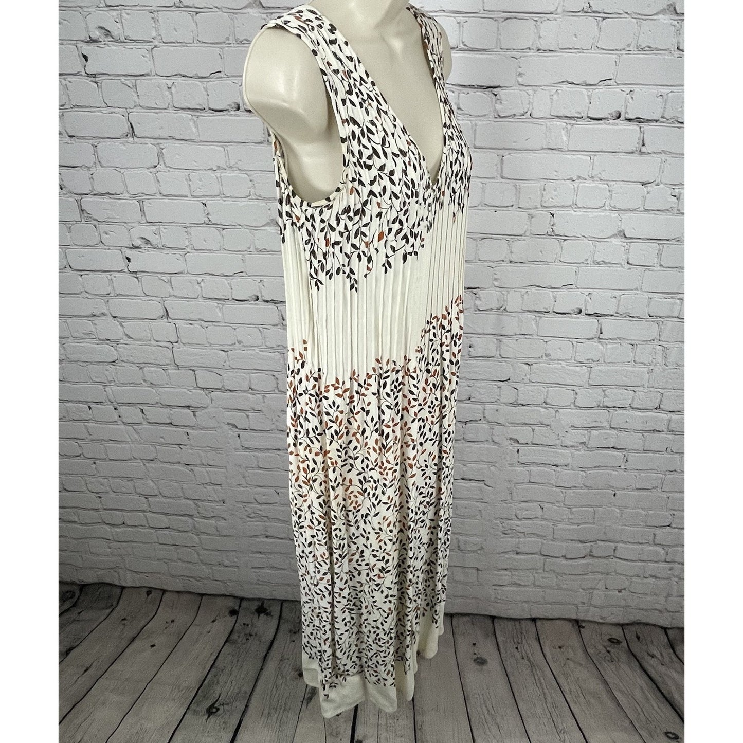 Elevenses Anthropologie Ivory Leaf Printed Pleated Sleeveless Jumper Size XS