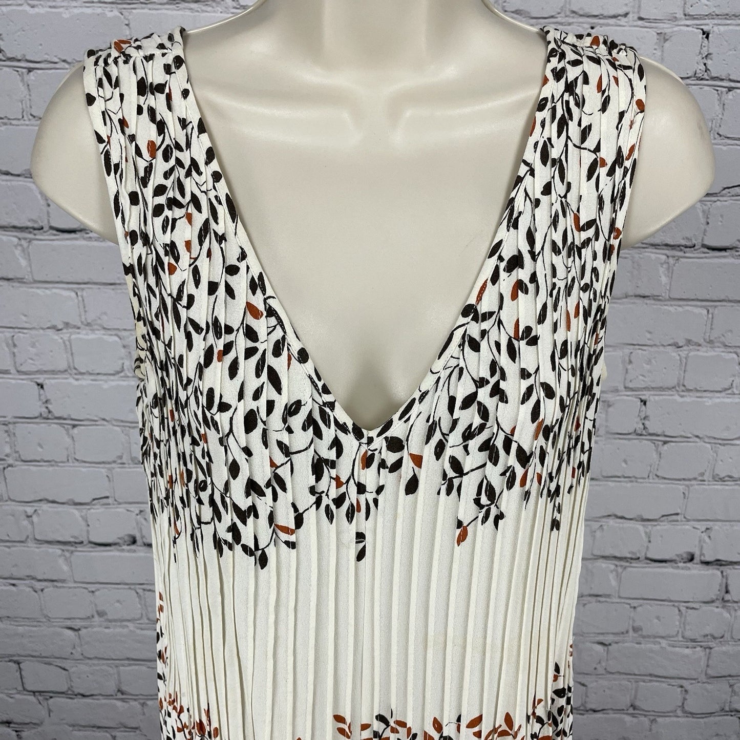 Elevenses Anthropologie Ivory Leaf Printed Pleated Sleeveless Jumper Size XS