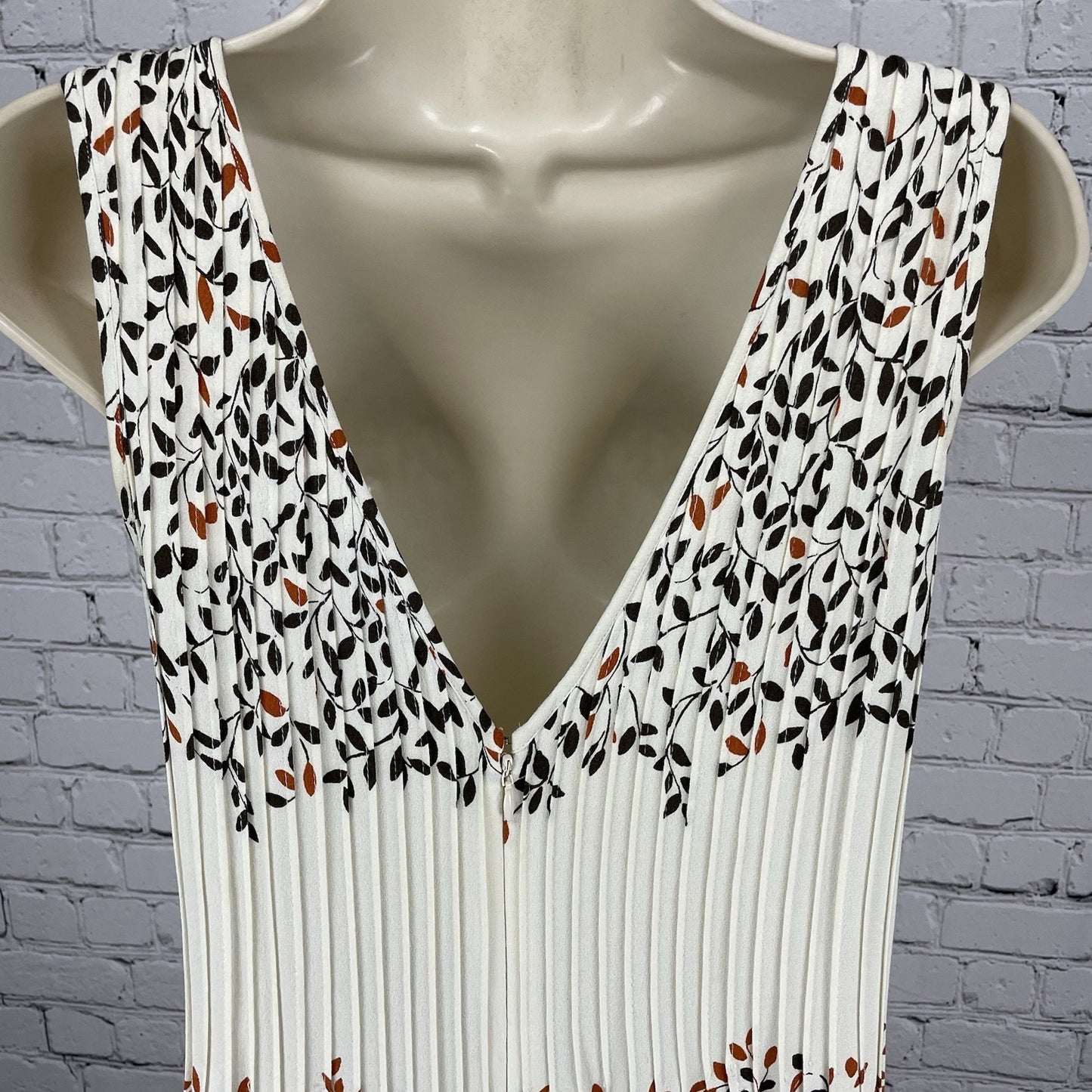 Elevenses Anthropologie Ivory Leaf Printed Pleated Sleeveless Jumper Size XS