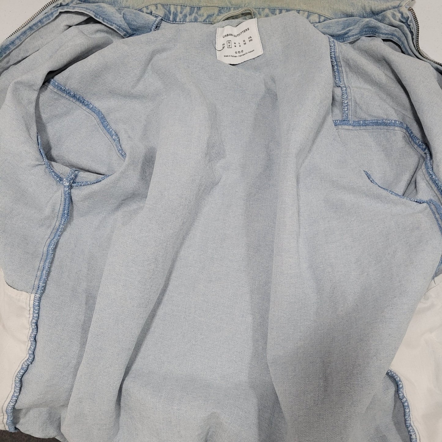 Urban Outfitters Blue Denim Light Wash Full Zip Unlined Jacket Small S