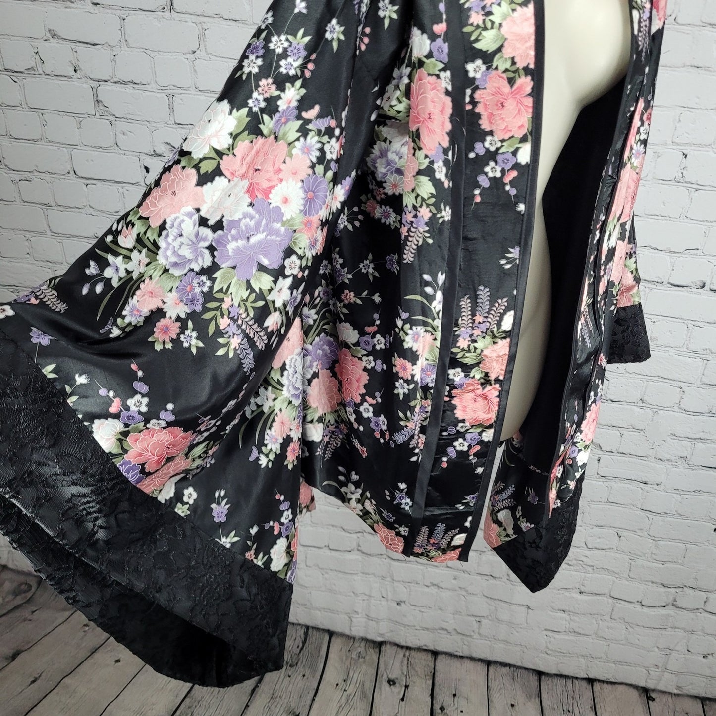 Black Floral Silky Lace Trim Long Sleeve Kimono Style Open Jacket Size Medium M