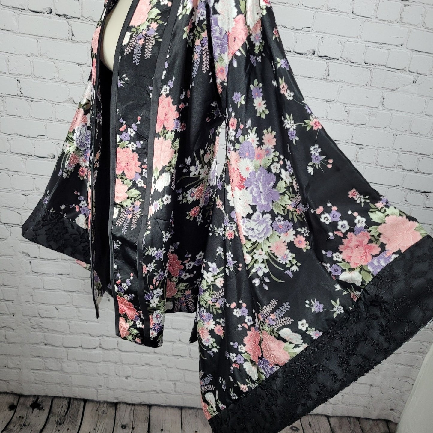 Black Floral Silky Lace Trim Long Sleeve Kimono Style Open Jacket Size Medium M