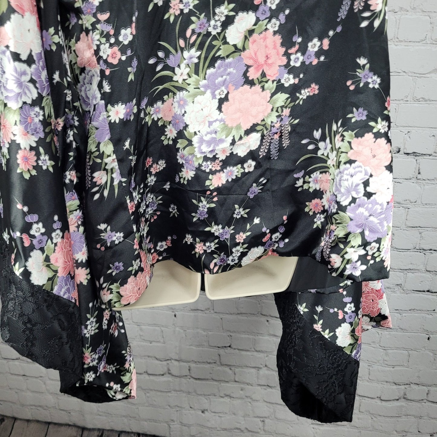 Black Floral Silky Lace Trim Long Sleeve Kimono Style Open Jacket Size Medium M
