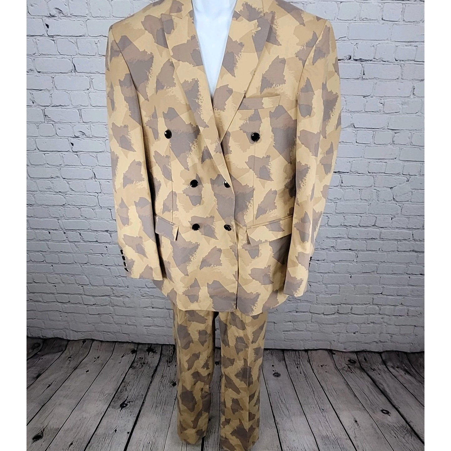 French Crown Tan Camo Double Breasted Vented Blazer Suit Size 48 Pants (40x30)