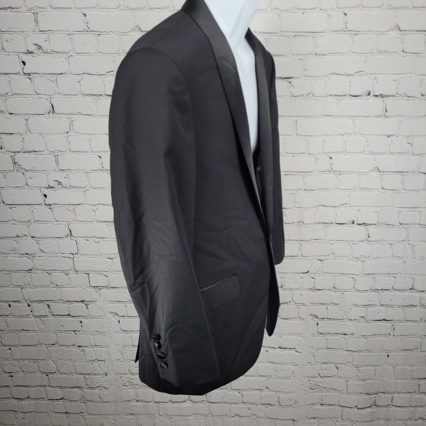 Calvin Klein Black 100% Wool 1 Button Double Vented Shawl Tuxedo Suit Jacket 42S