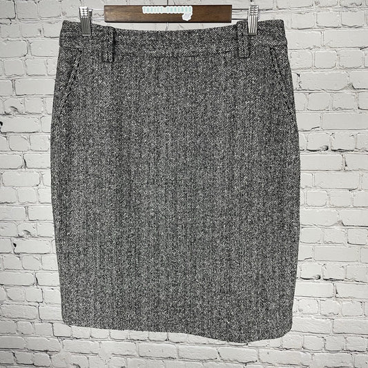 Saks Fifth Avenue Black & White Wool Silk Herringbone Zipped Lined Skirt Size 8