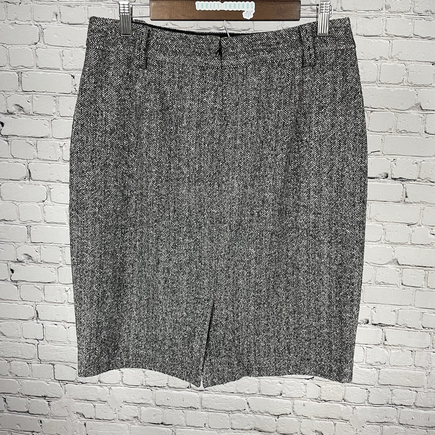 Saks Fifth Avenue Black & White Wool Silk Herringbone Zipped Lined Skirt Size 8