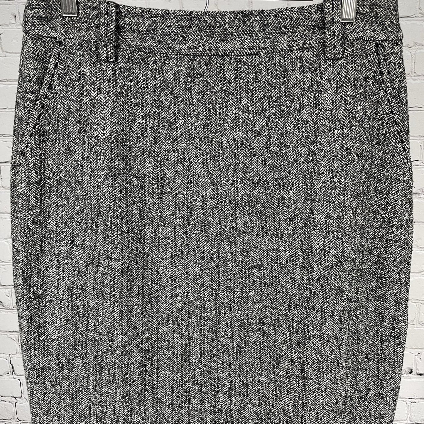 Saks Fifth Avenue Black & White Wool Silk Herringbone Zipped Lined Skirt Size 8