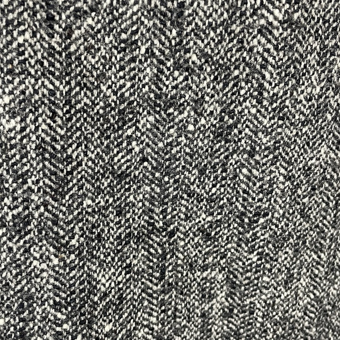 Saks Fifth Avenue Black & White Wool Silk Herringbone Zipped Lined Skirt Size 8
