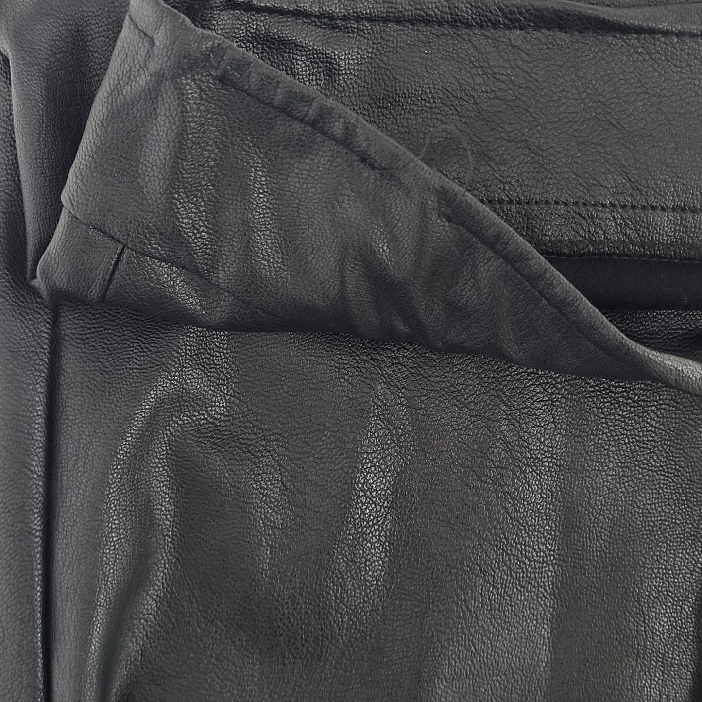 Avenue Montaigne Black Leo Faux Leather Stretch Crop Pants USA Size 2 (27x25)