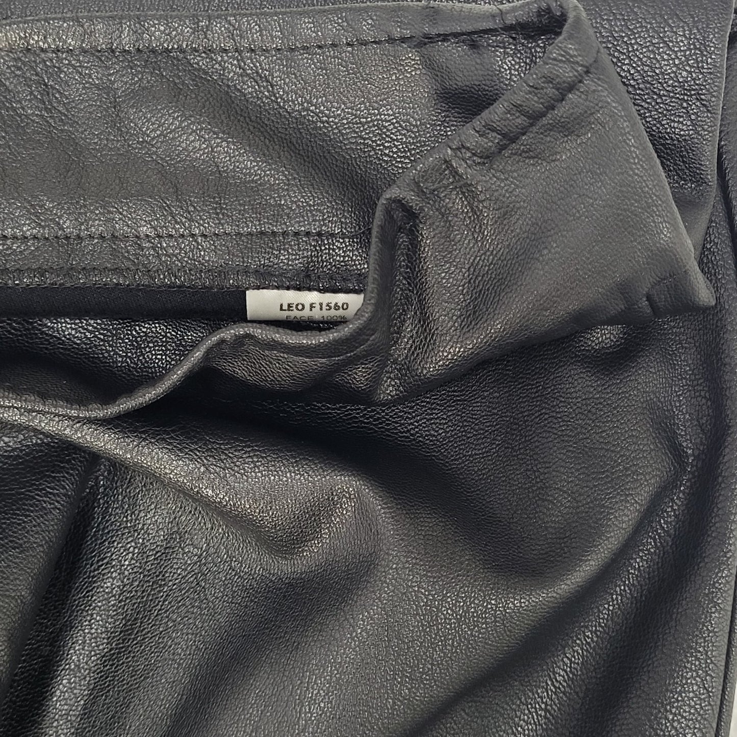 Avenue Montaigne Black Leo Faux Leather Stretch Crop Pants USA Size 2 (27x25)