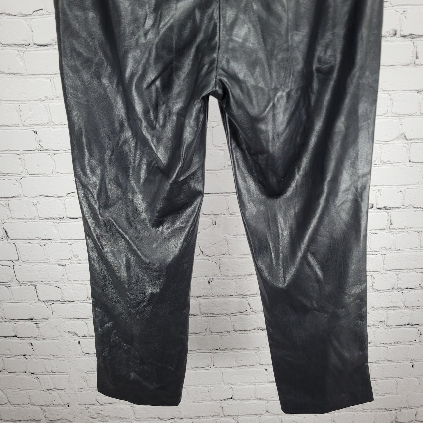 Velvet Black Faux Leather Mid Rise Straight Ankle Pants USA 2 (27x26)