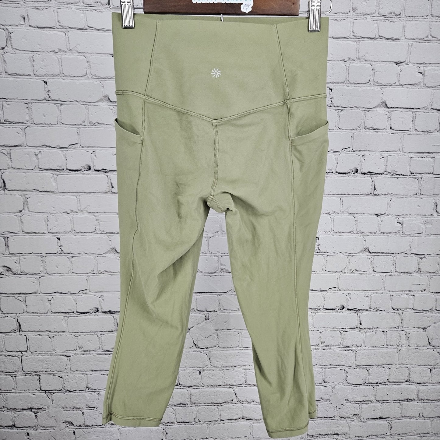 Athleta Green Salutation Stash Pocket II Capri Workout Pants Small S (24x19)