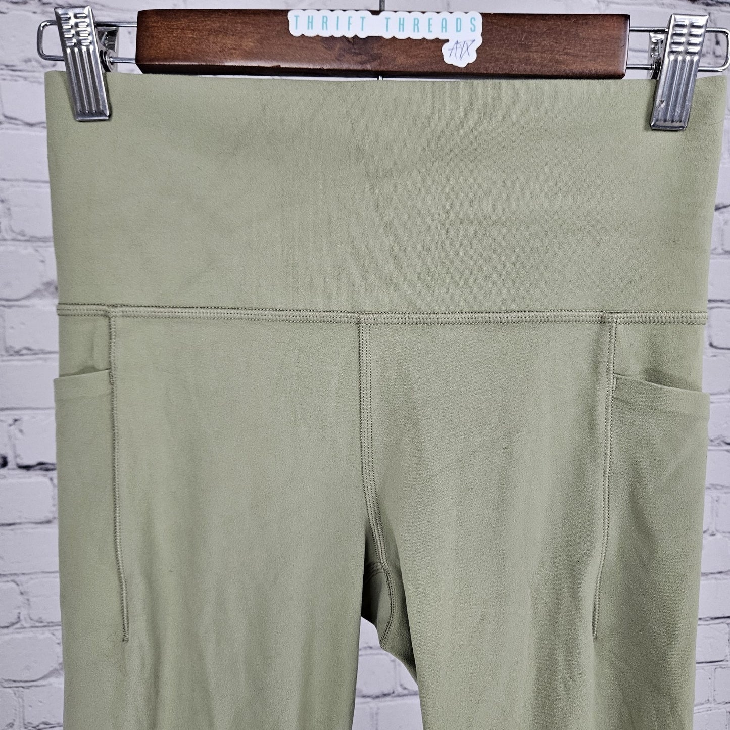 Athleta Green Salutation Stash Pocket II Capri Workout Pants Small S (24x19)