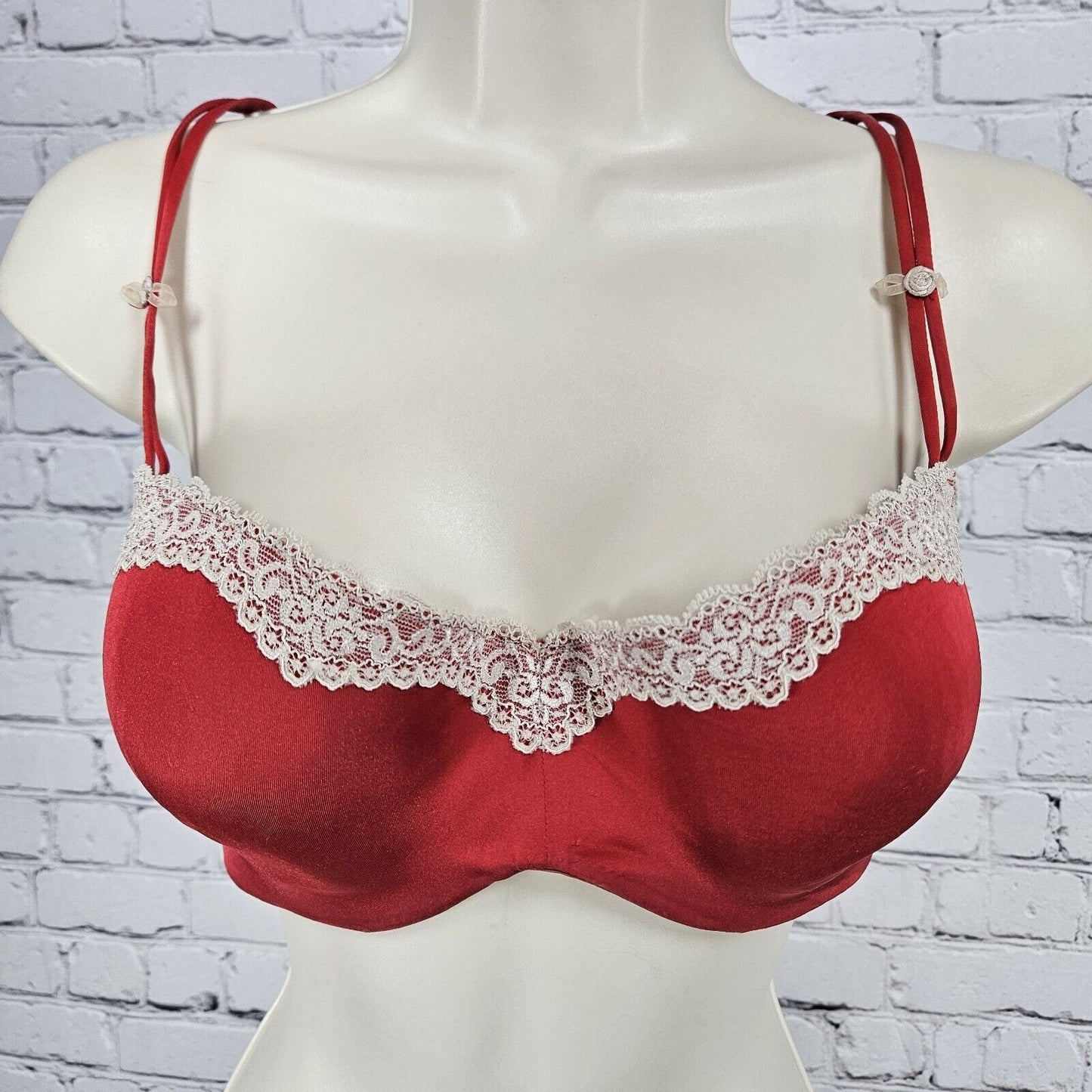 B Tempt'd Red Full Coverage Adjustable Strap Lined Underwire Bra Size 36D