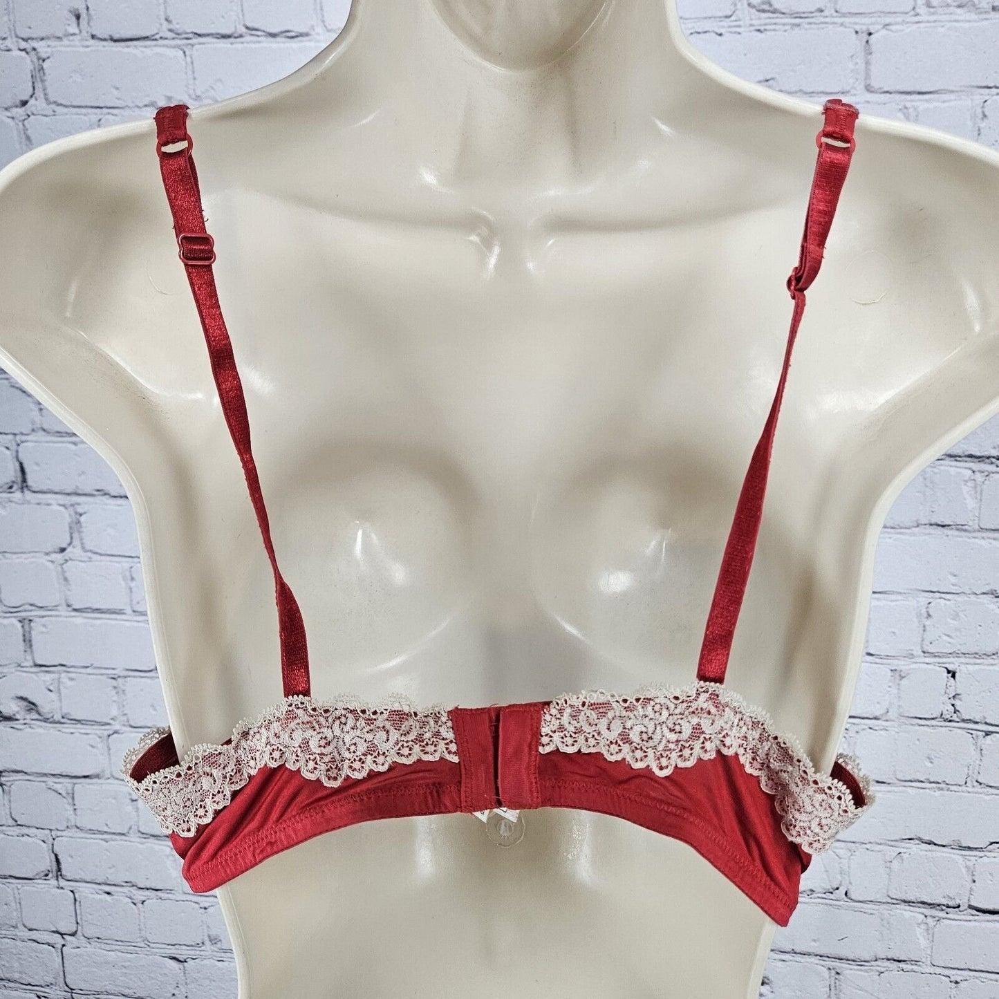 B Tempt'd Red Full Coverage Adjustable Strap Lined Underwire Bra Size 36D