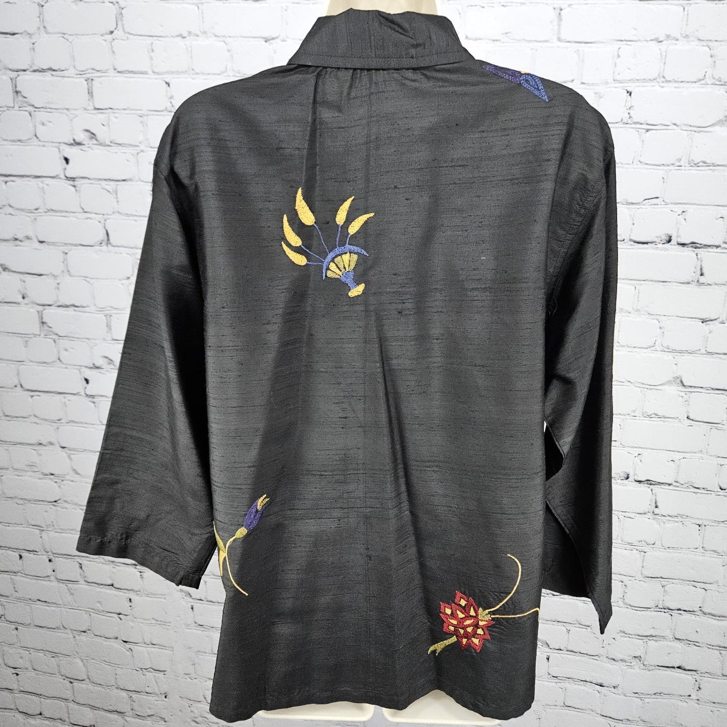Chico's Design Black 100% Silk Embroidered 3/4 Sleeve Button Shirt Jacket 1 US 8