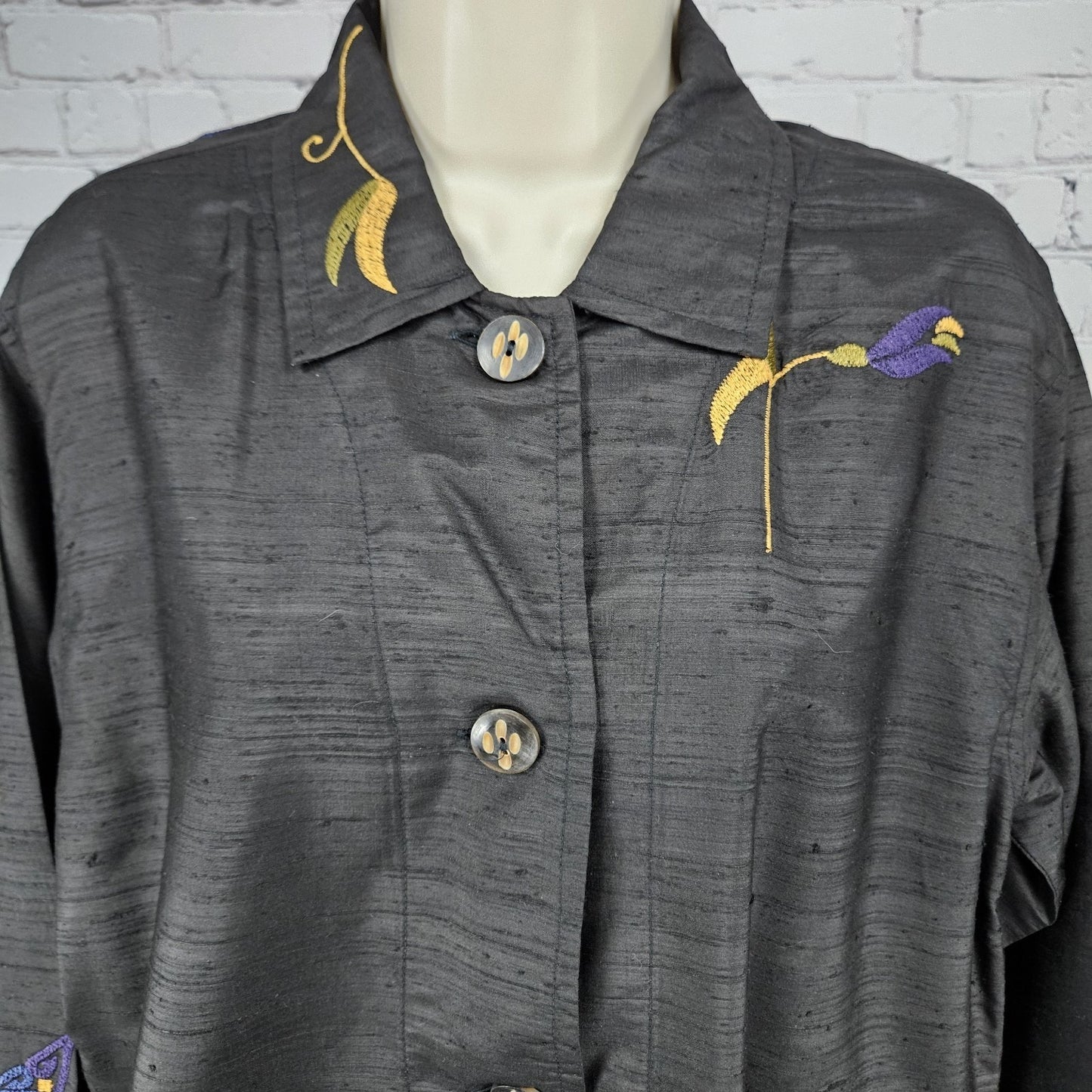 Chico's Design Black 100% Silk Embroidered 3/4 Sleeve Button Shirt Jacket 1 US 8