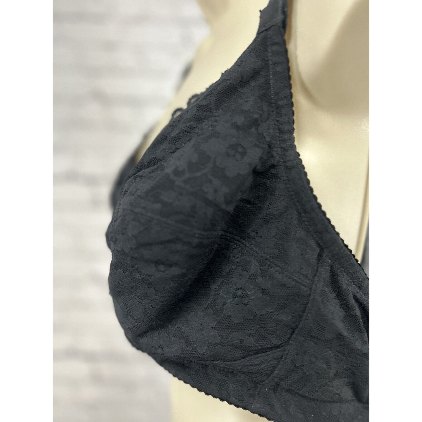 Delimira Front Closure Wireless Unlined Floral Lace Stretch Black Bra  Size 46B