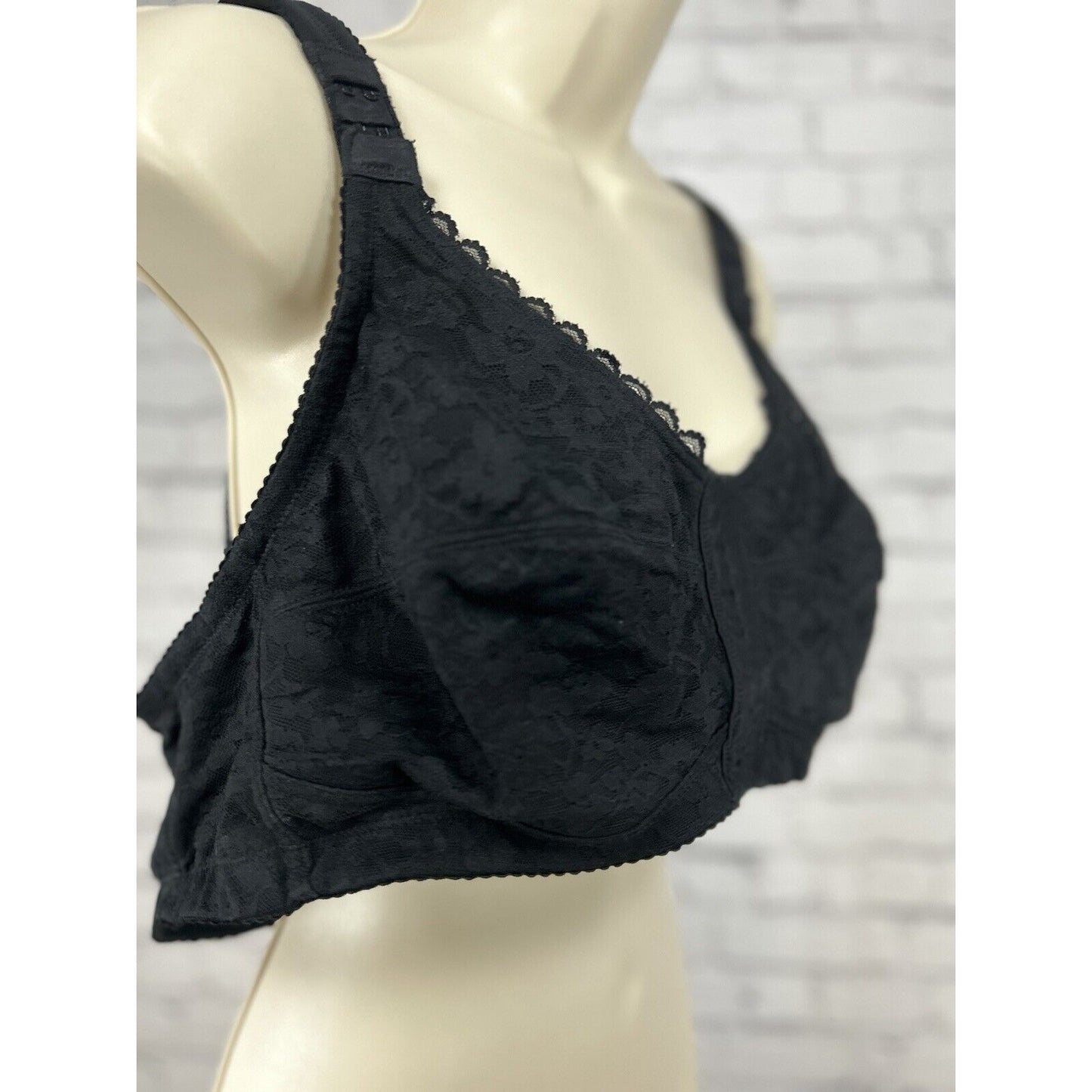 Delimira Front Closure Wireless Unlined Floral Lace Stretch Black Bra  Size 46B