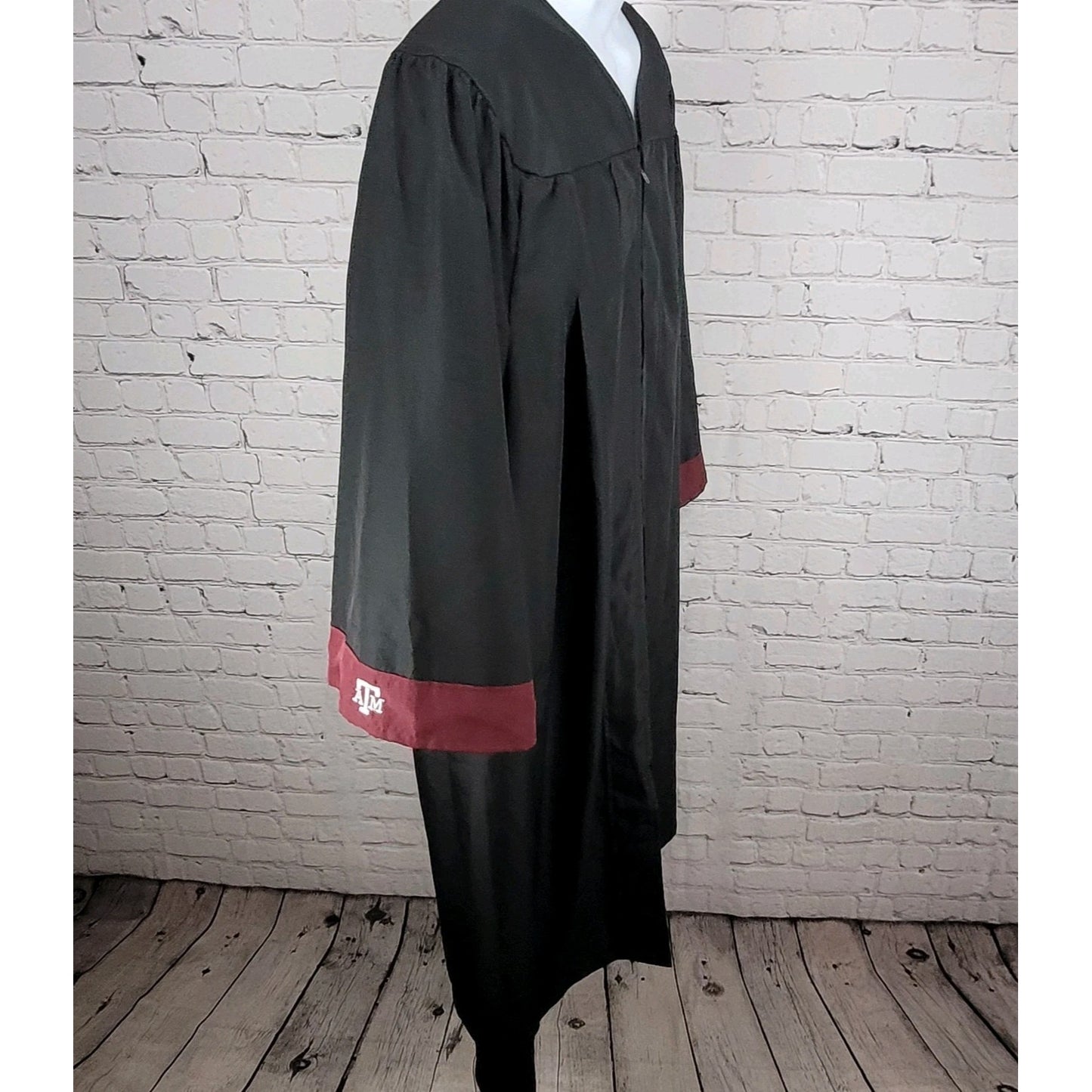 NWT Herff Jones Black Texas A&M University Official Collegiate Gown 5'5"-5'6"