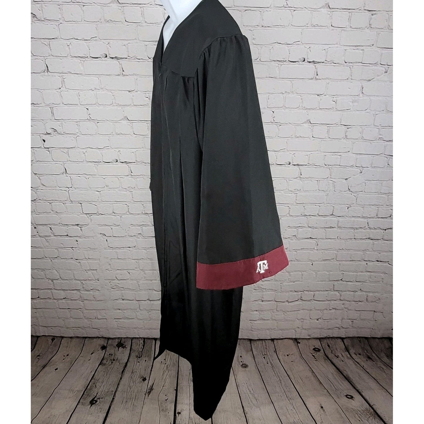 NWT Herff Jones Black Texas A&M University Official Collegiate Gown 5'5"-5'6"