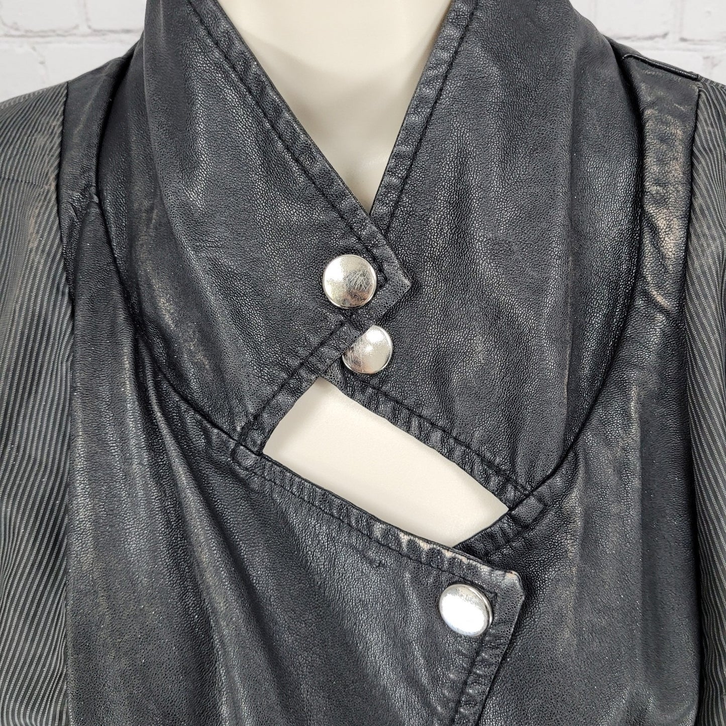 BLANKNYC Black Vegan Leather Moto Biker Collared Zipped Padded Jacket Size XL