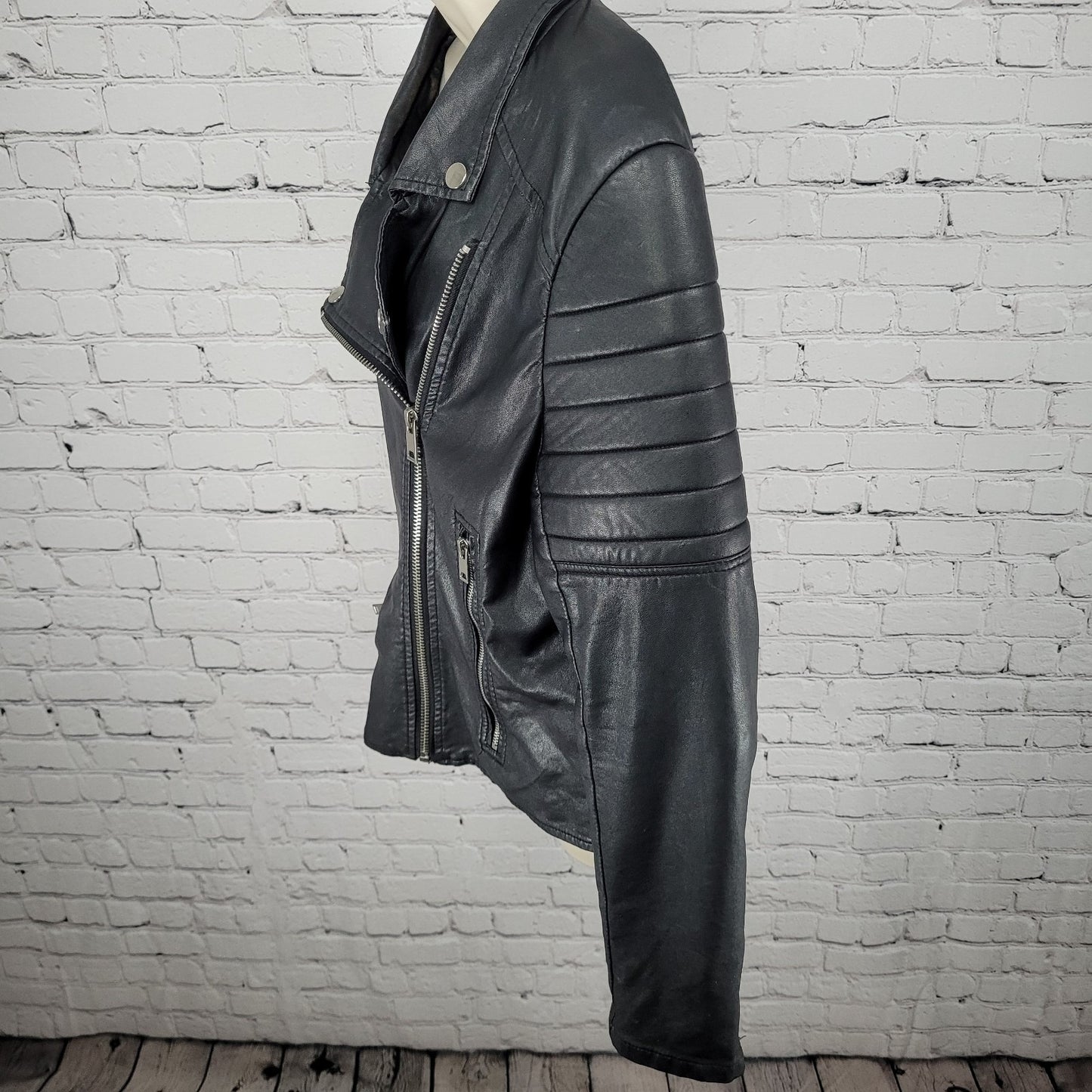 BLANKNYC Black Vegan Leather Moto Biker Collared Zipped Padded Jacket Size XL