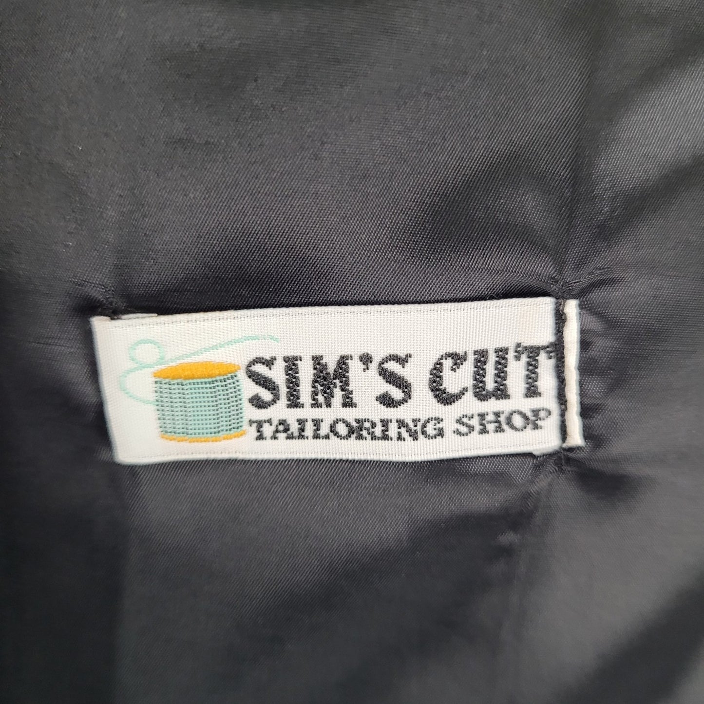 Sim's Cut Tailor Black Pinstriped Full Suit Set 4 Button Jacket 41L Pants 31x31