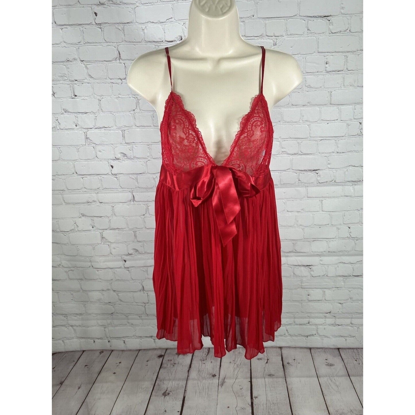 Victoria’s Secret Red Sheer Lace Top Baby Doll Chemise Nightie Women’s Size L