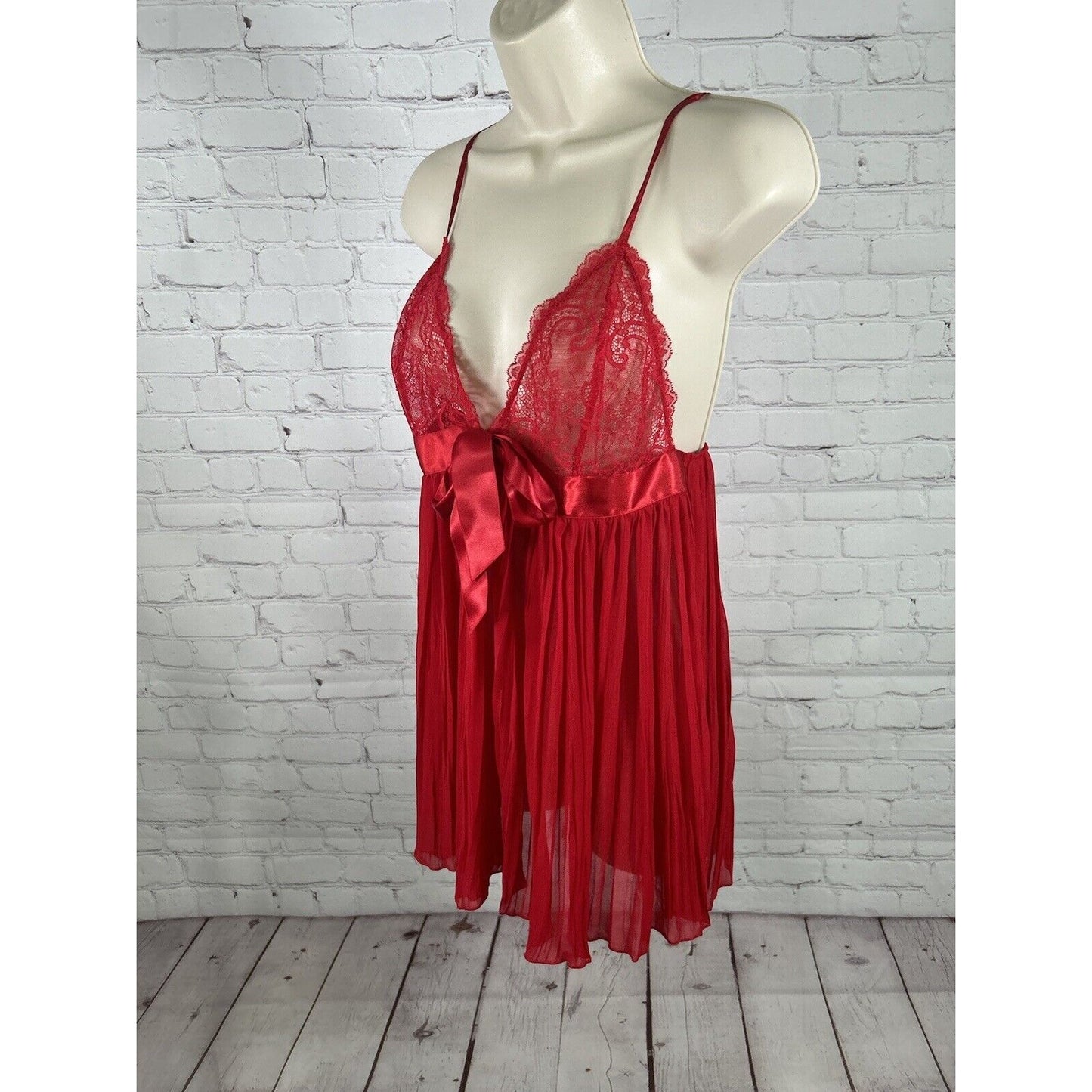 Victoria’s Secret Red Sheer Lace Top Baby Doll Chemise Nightie Women’s Size L