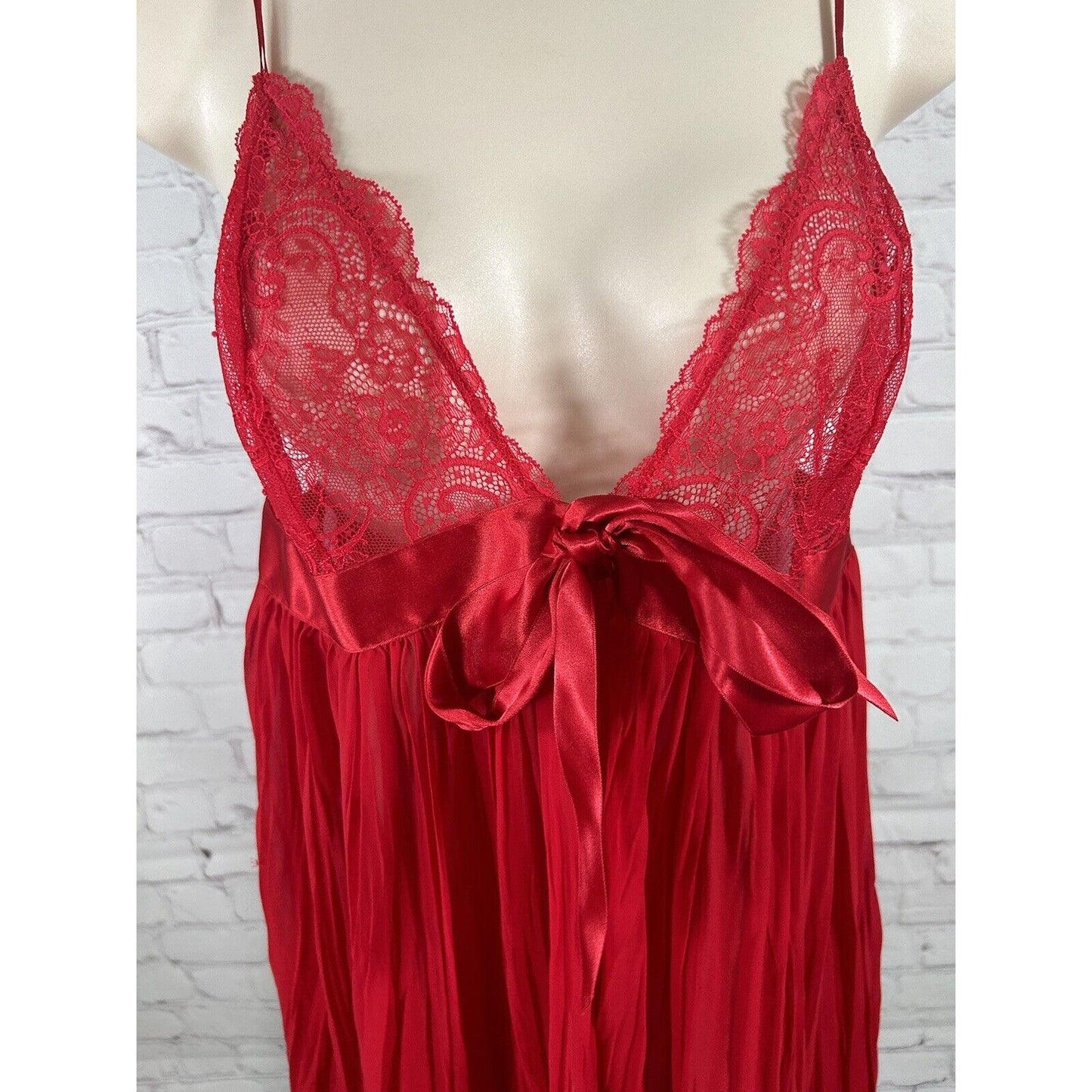 Victoria’s Secret Red Sheer Lace Top Baby Doll Chemise Nightie Women’s Size L