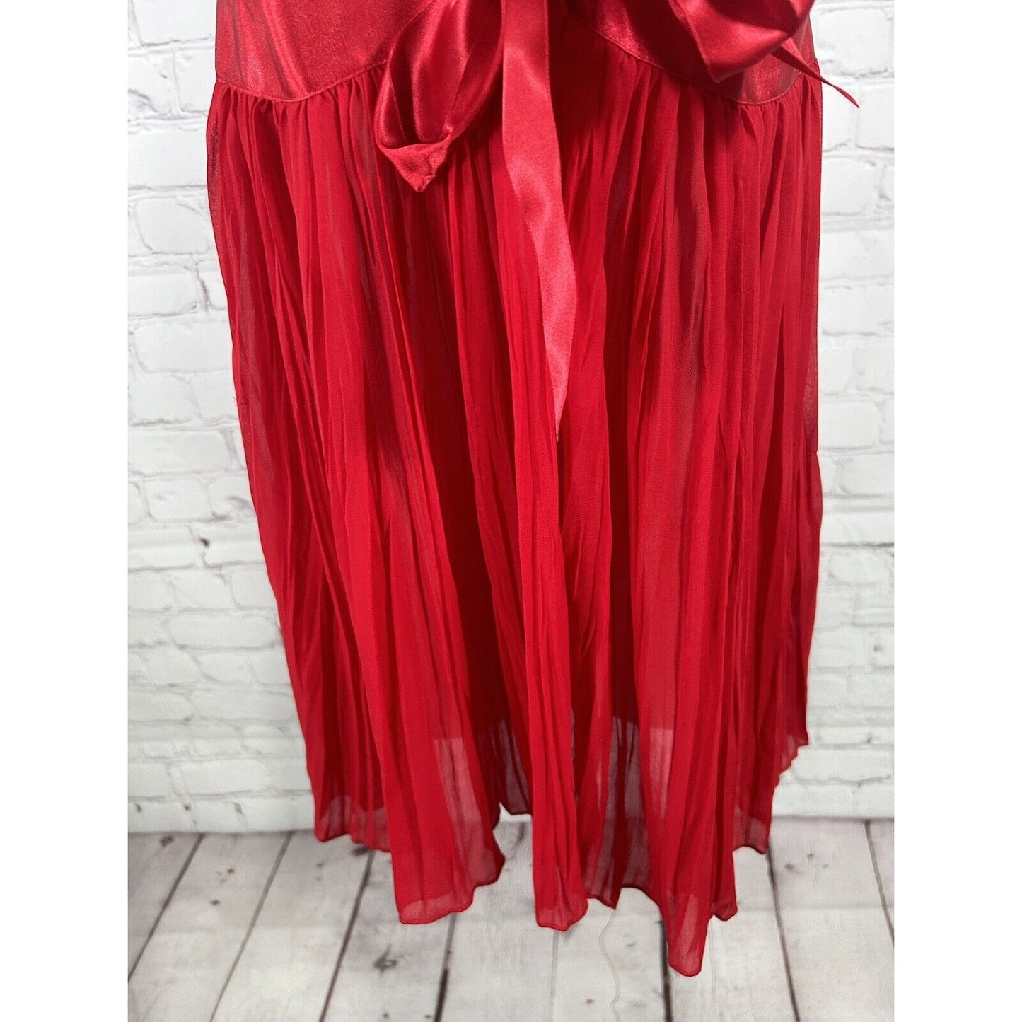 Victoria’s Secret Red Sheer Lace Top Baby Doll Chemise Nightie Women’s Size L