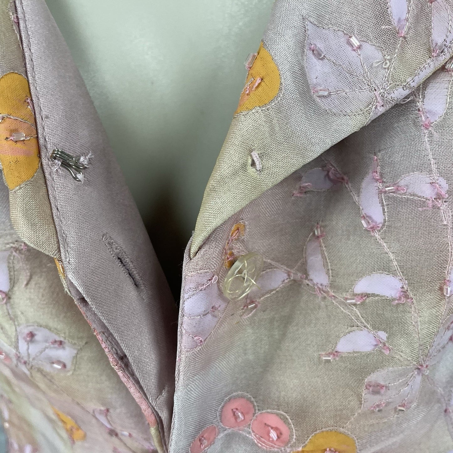 Shani Pink Pastel Floral Silk Chiffon Beaded Lined Button Blazer Jacket USA 6