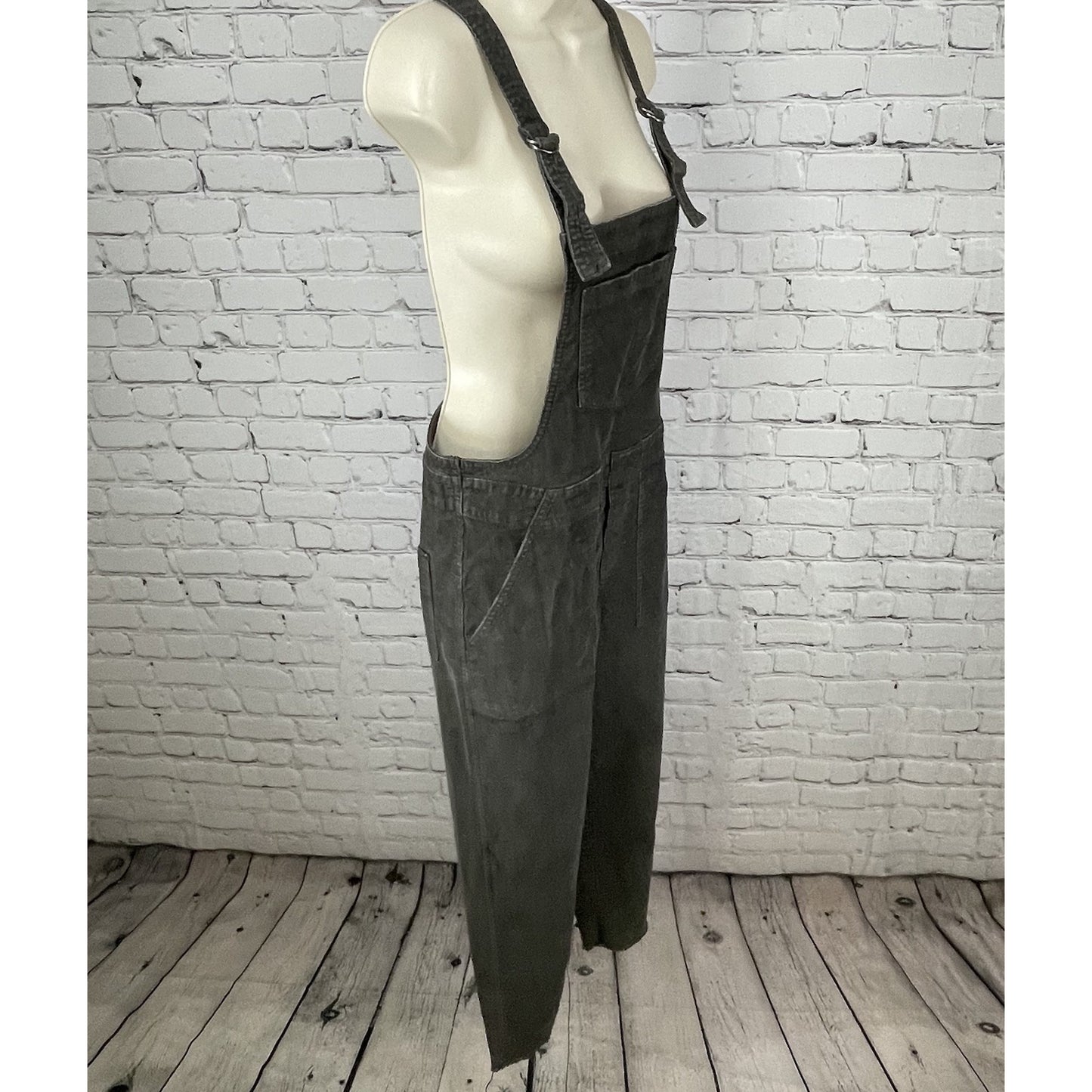 Aerie Grey Soft Corduroy Raw Hem Tapered Leg Stretch Overalls Pockets Size XS