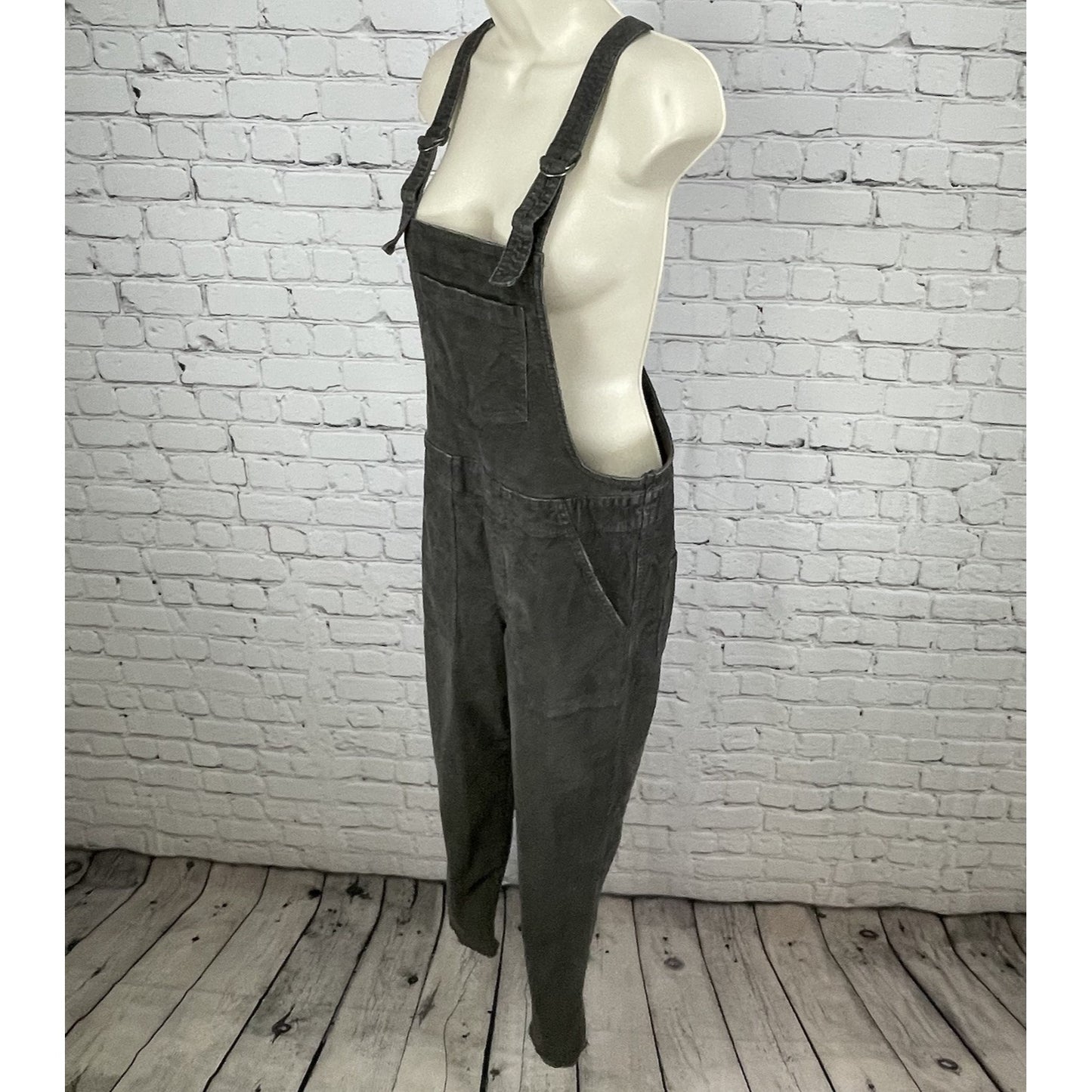 Aerie Grey Soft Corduroy Raw Hem Tapered Leg Stretch Overalls Pockets Size XS