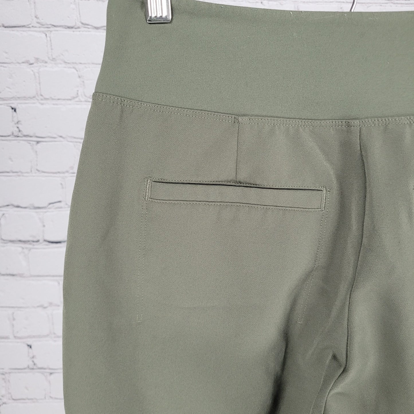 Athleta Green Athleisure Stretch Hiking Pull On Mid Rise Pants Size 0 (25x28)