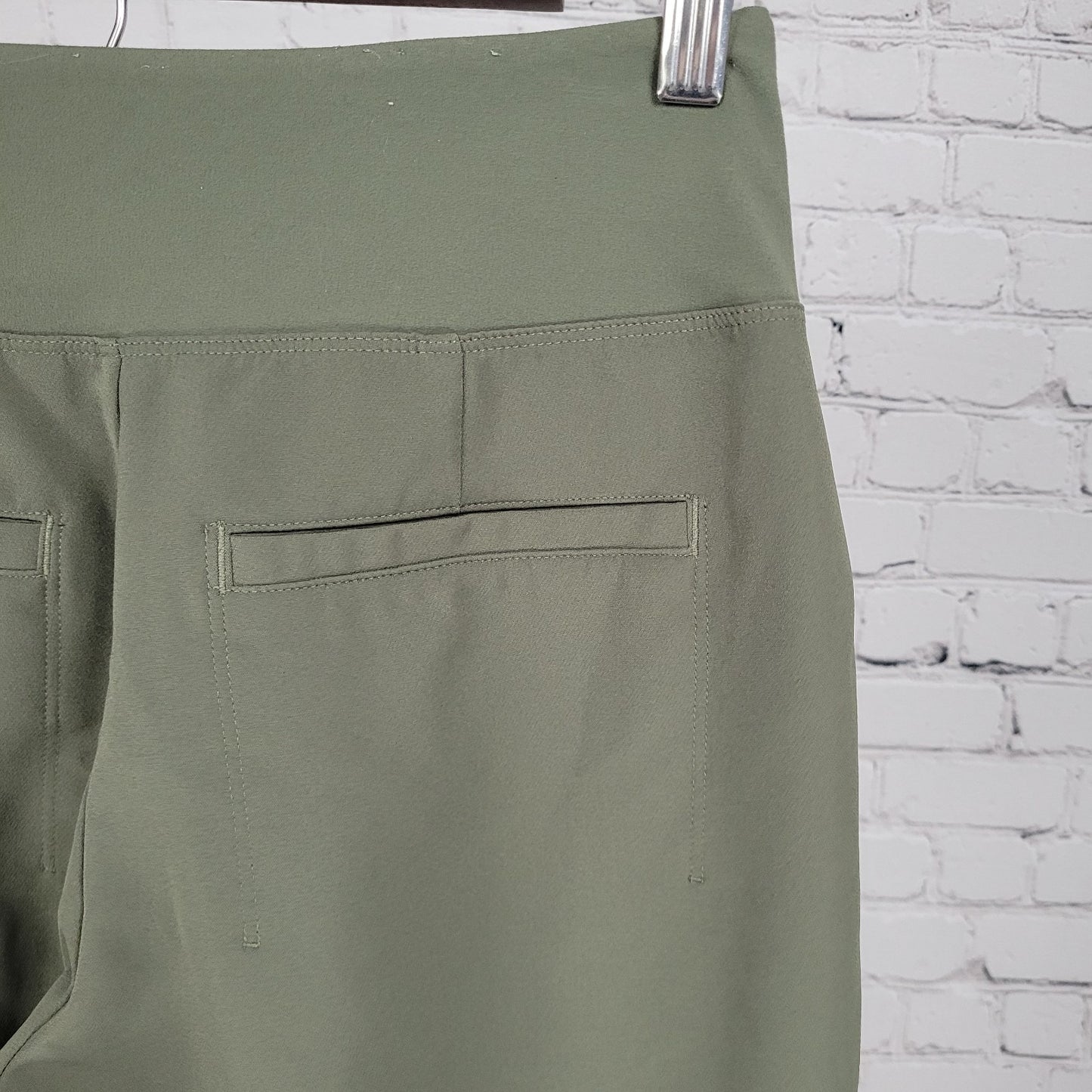 Athleta Green Athleisure Stretch Hiking Pull On Mid Rise Pants Size 0 (25x28)