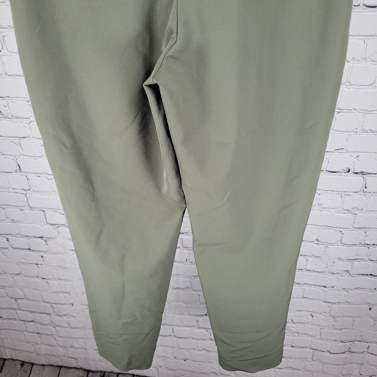 Athleta Green Athleisure Stretch Hiking Pull On Mid Rise Pants Size 0 (25x28)