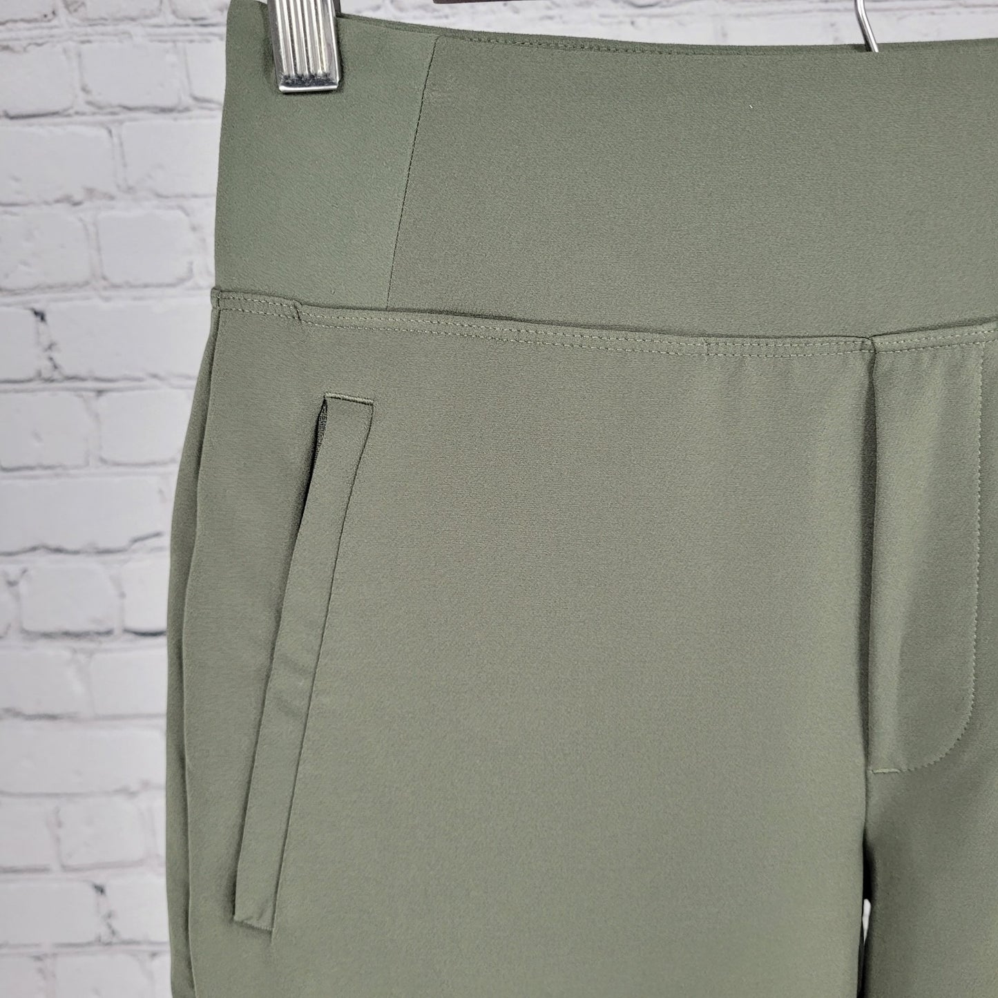 Athleta Green Athleisure Stretch Hiking Pull On Mid Rise Pants Size 0 (25x28)