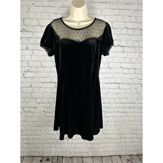 Hot Topic Black Velvet Swiss Dot Yoke Flare Gothic Dress Y2K Women’s M