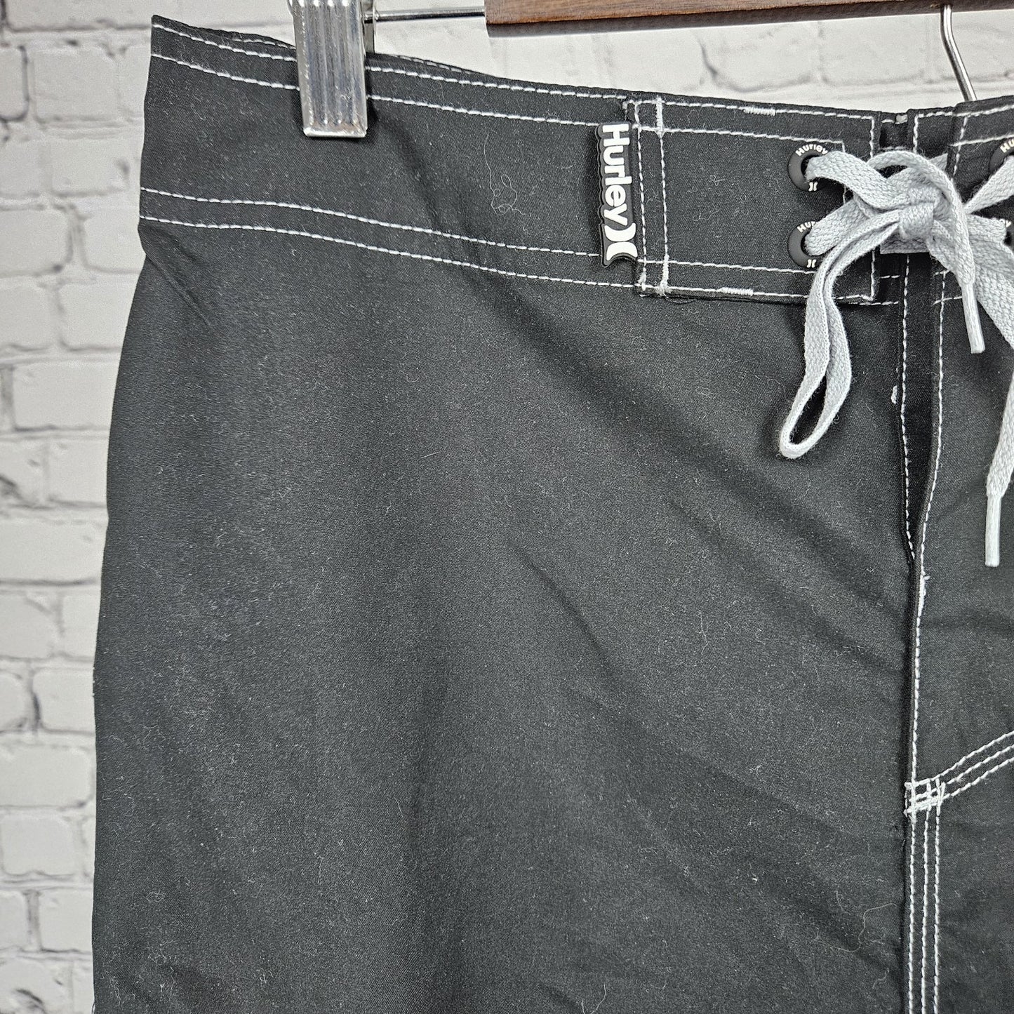 NWT Hurley Black 22" Length Cargo Pocket Drawstring Board Shorts Swim Trunks 30