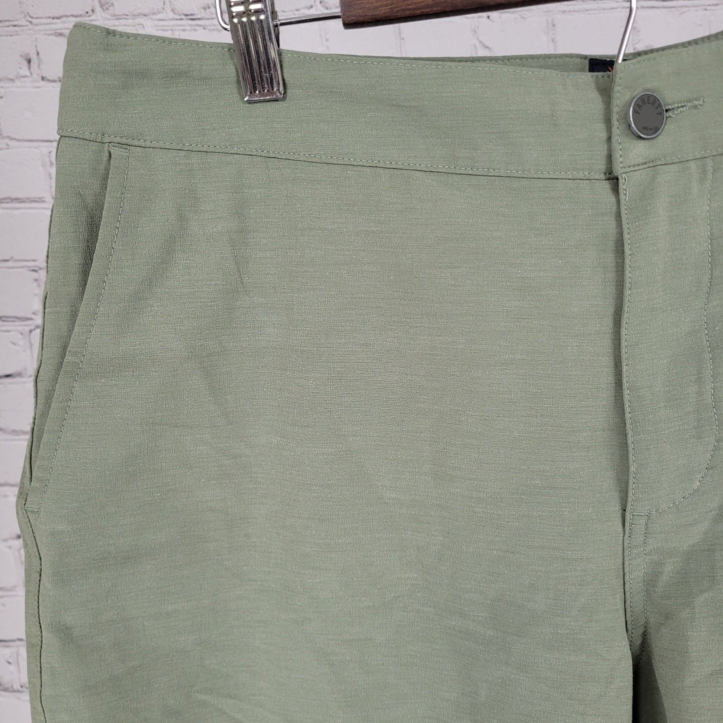 Faherty Green All Day Shorts Lightweight Stretch Chino Hybrid Size 35 (35x8.5)